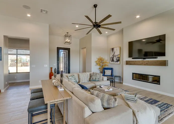 7 Mi To Lost Dutchman: W/ Pool + Patio! * Apache Junction