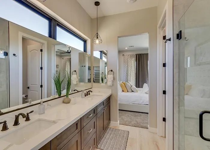 7 Mi To Lost Dutchman: W/ Pool + Patio! *