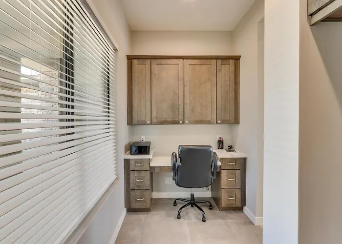 7 Mi To Lost Dutchman: W/ Pool + Patio! Apache Junction