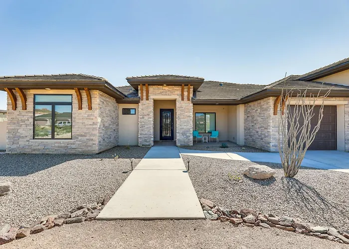 Holiday home 7 Mi To Lost Dutchman: W/ Pool + Patio!