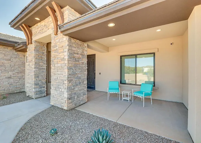 7 Mi To Lost Dutchman: W/ Pool + Patio! Holiday home Apache Junction