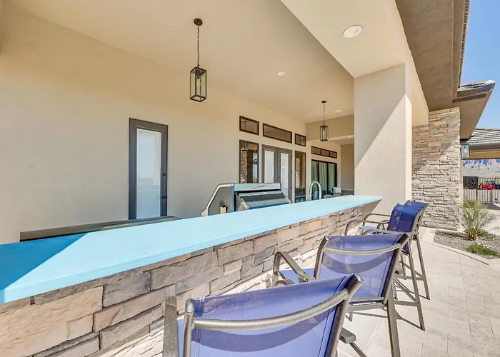 7 Mi To Lost Dutchman: W/ Pool + Patio! Apache Junction