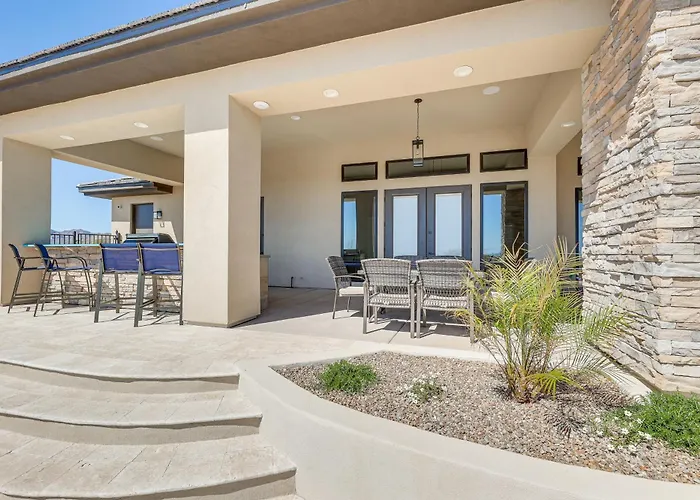 Holiday home 7 Mi To Lost Dutchman: W/ Pool + Patio!